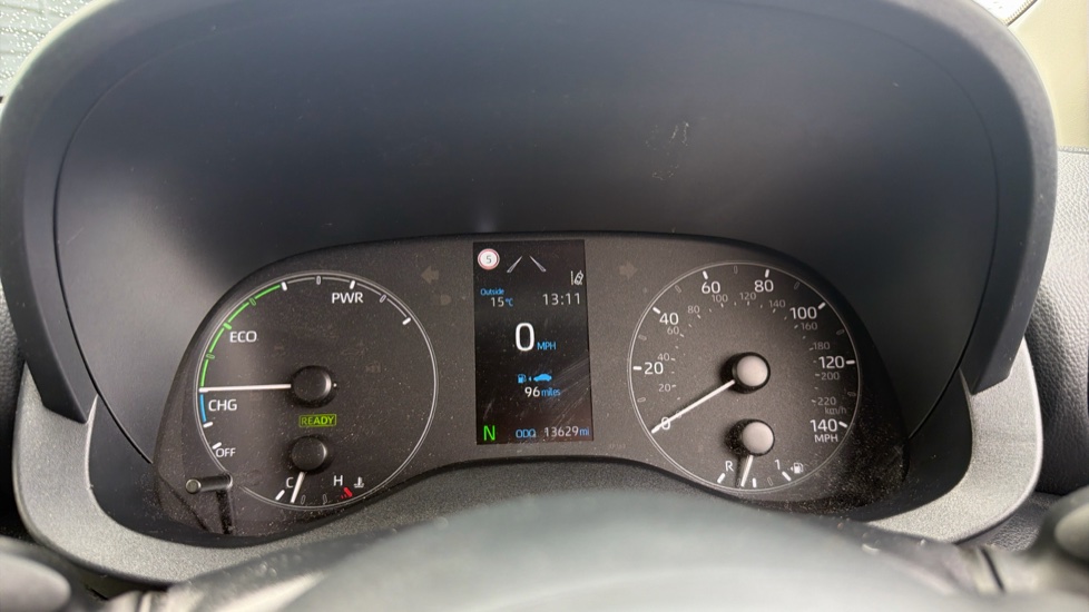 Toyota Yaris 1.5 Hybrid Icon 5dr CVT Hybrid Hatchback - Image 11