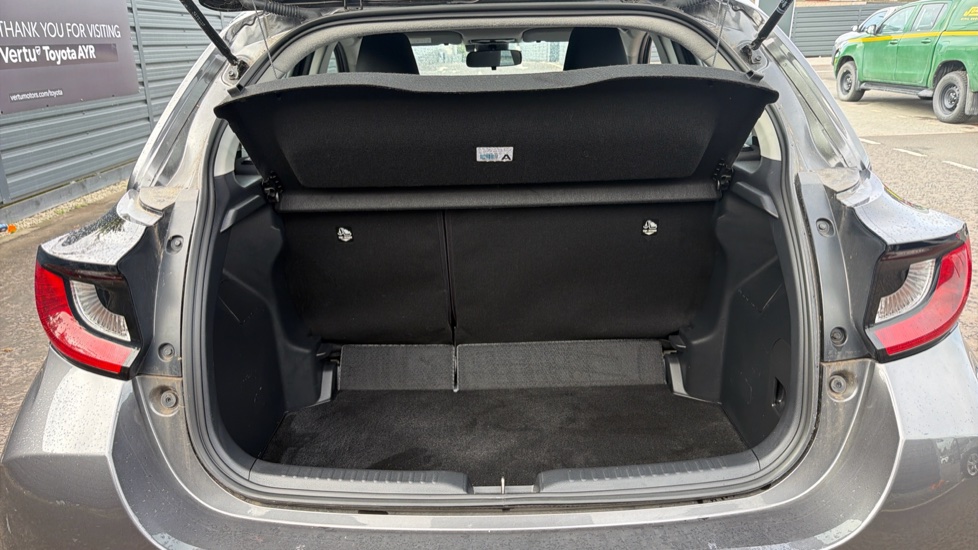 Toyota Yaris 1.5 Hybrid Icon 5dr CVT Hybrid Hatchback - Image 13