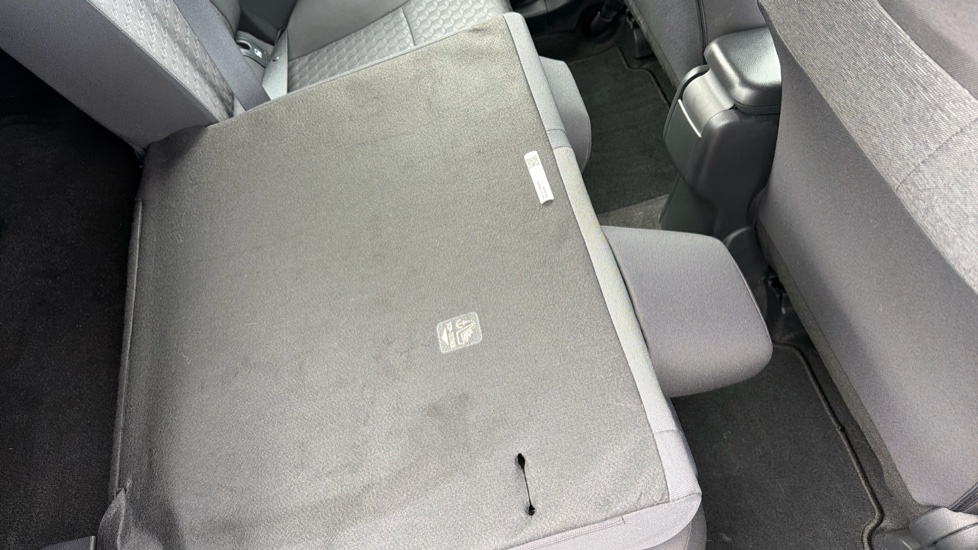 Toyota Yaris 1.5 Hybrid Icon 5dr CVT Hybrid Hatchback - Image 18