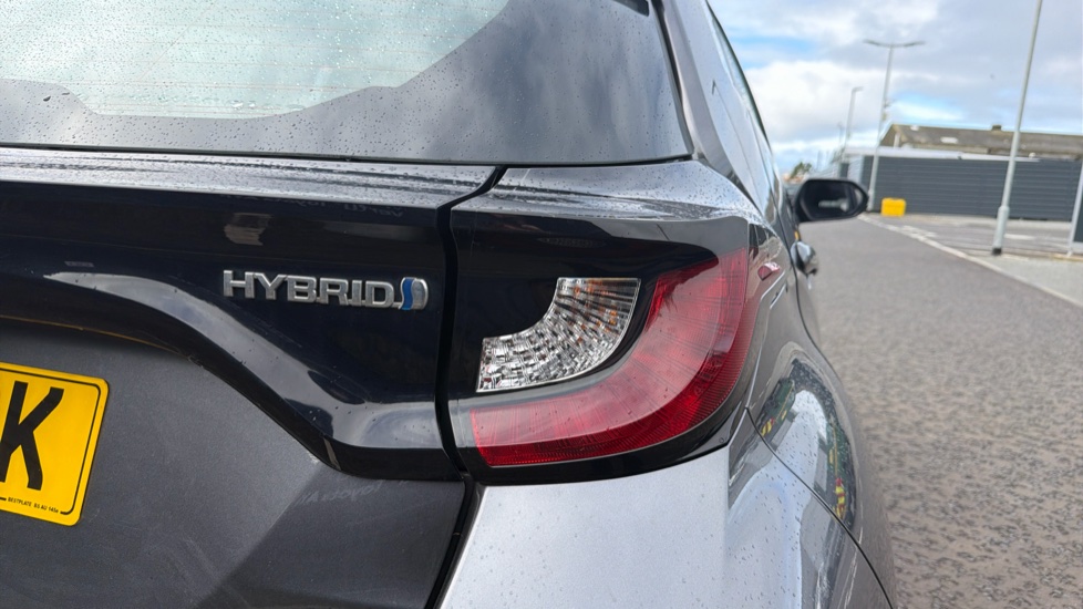 Toyota Yaris 1.5 Hybrid Icon 5dr CVT Hybrid Hatchback - Image 21