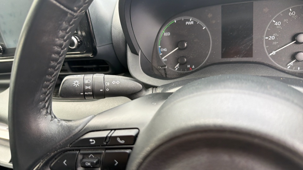 Toyota Yaris 1.5 Hybrid Icon 5dr CVT Hybrid Hatchback - Image 31