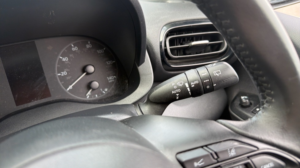 Toyota Yaris 1.5 Hybrid Icon 5dr CVT Hybrid Hatchback - Image 32