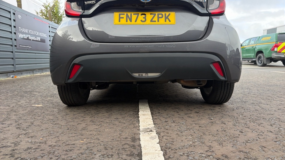 Toyota Yaris 1.5 Hybrid Icon 5dr CVT Hybrid Hatchback - Image 48