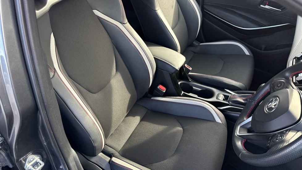 Toyota Corolla 2.0 Hybrid GR Sport 5dr CVT Hybrid Hatchback - Image 17