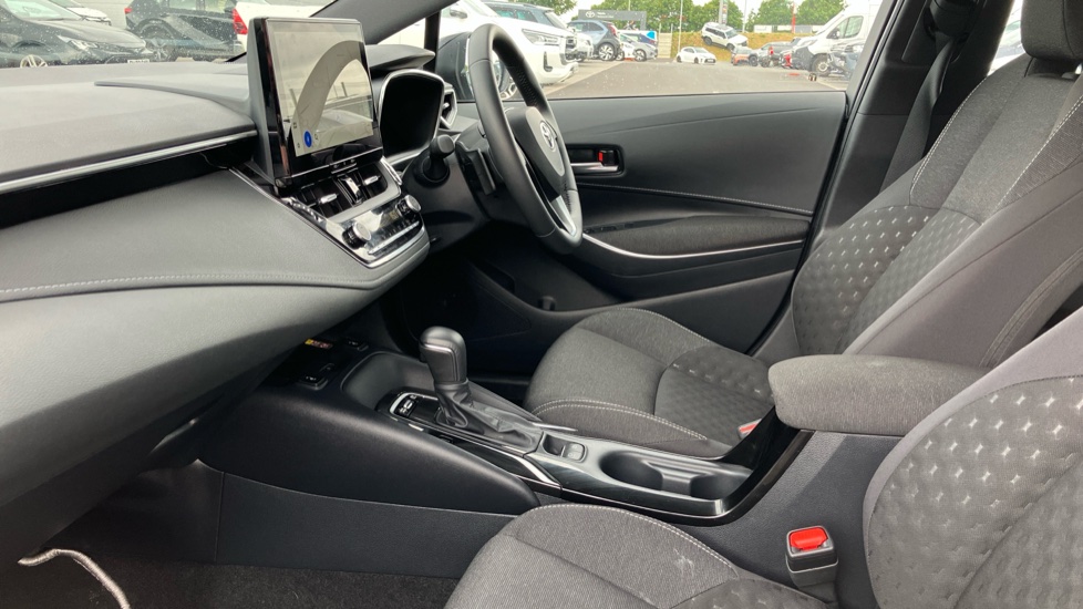 Toyota Corolla 2.0 Hybrid 178 Icon 5dr CVT Hybrid Hatchback - Image 5