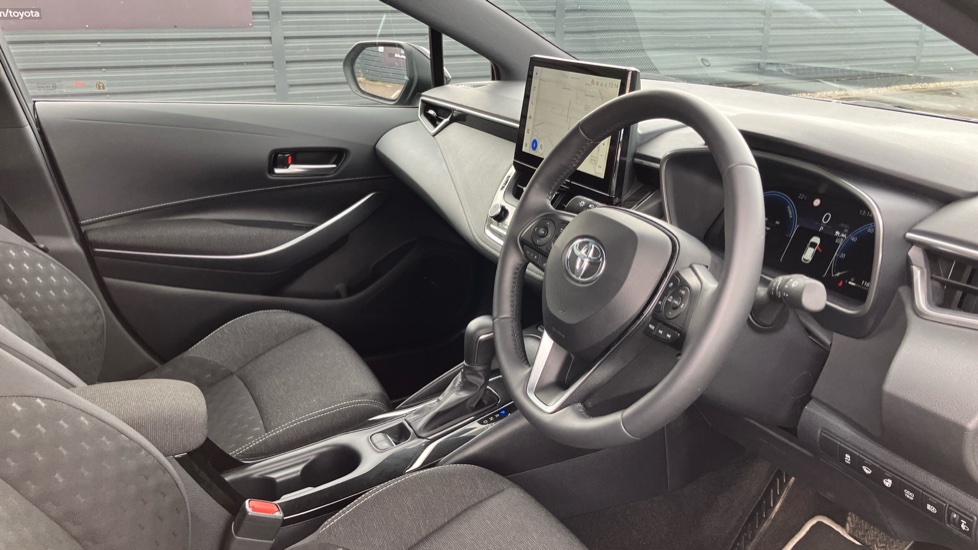 Toyota Corolla 2.0 Hybrid 178 Icon 5dr CVT Hybrid Hatchback - Image 12