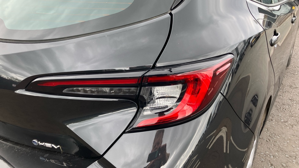 Toyota Corolla 2.0 Hybrid 178 Icon 5dr CVT Hybrid Hatchback - Image 21