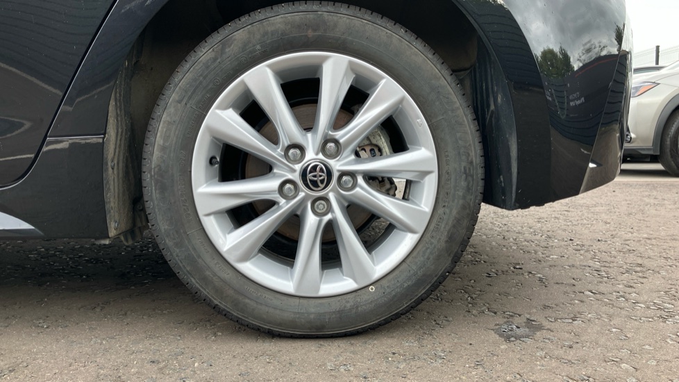 Toyota Corolla 2.0 Hybrid 178 Icon 5dr CVT Hybrid Hatchback - Image 25