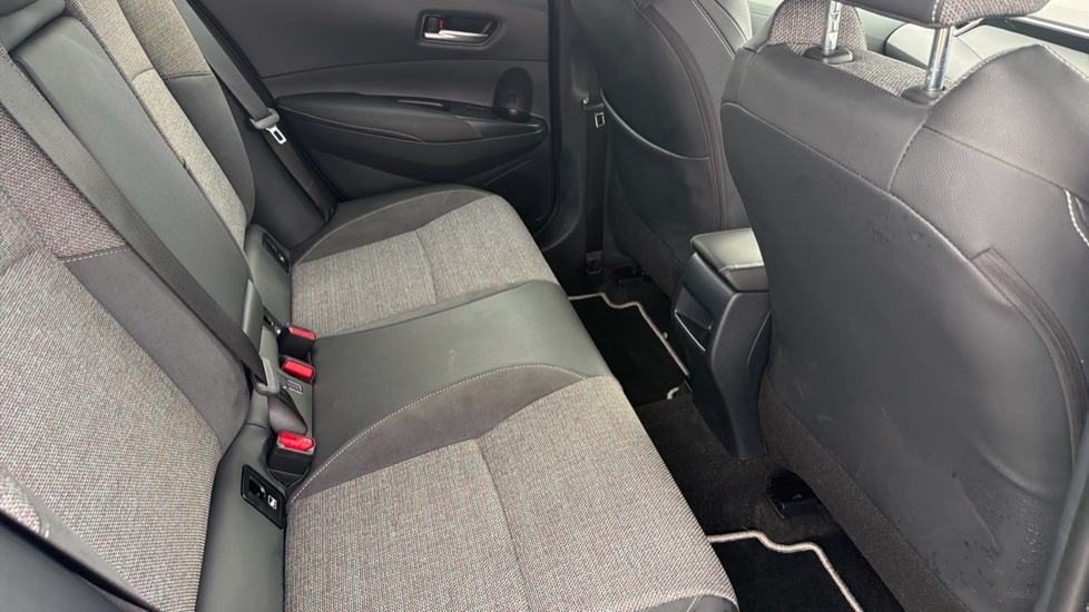 Toyota Corolla 1.8 Hybrid Design 5dr CVT Hybrid Hatchback - Image 8
