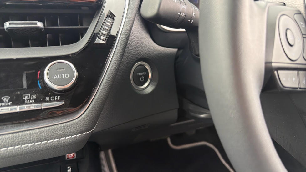 Toyota Corolla 1.8 Hybrid Design 5dr CVT Hybrid Hatchback - Image 16