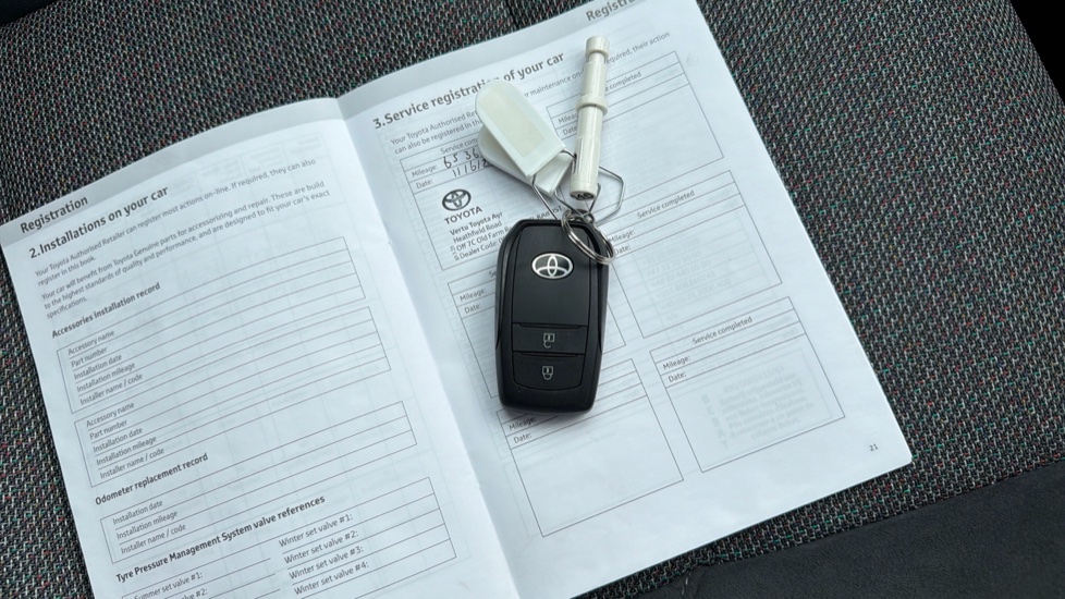 Toyota Corolla 1.8 Hybrid Design 5dr CVT Hybrid Hatchback - Image 28