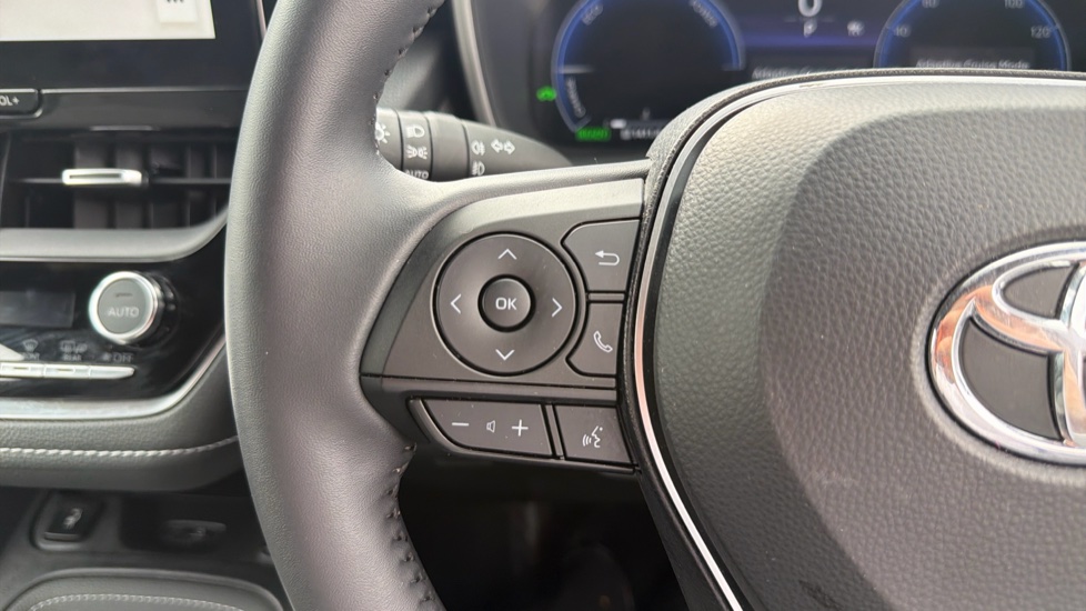 Toyota Corolla 1.8 Hybrid Design 5dr CVT Hybrid Hatchback - Image 31