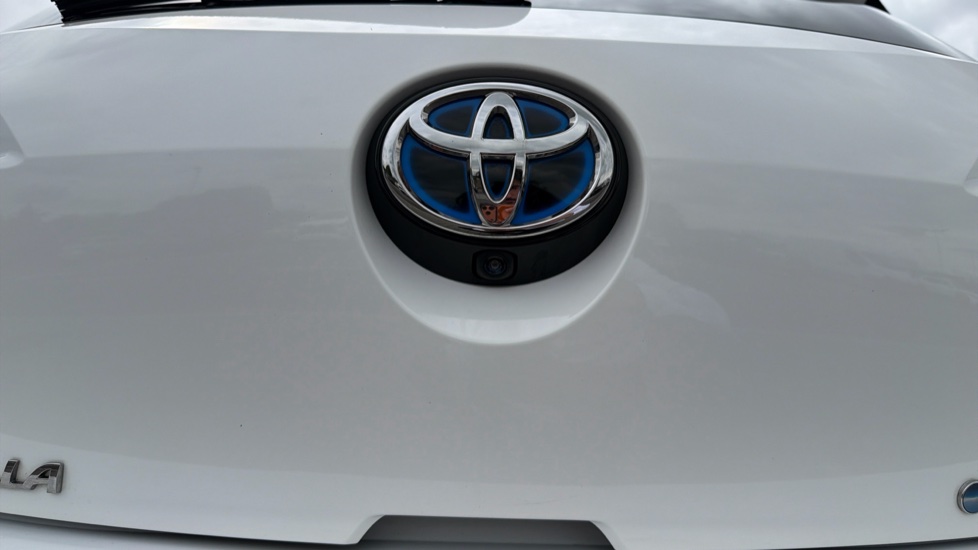 Toyota Corolla 1.8 Hybrid Design 5dr CVT Hybrid Hatchback - Image 48