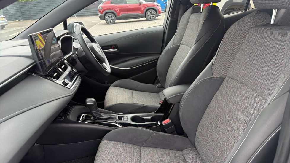 Toyota Corolla 1.8 Hybrid Design 5dr CVT Hybrid Hatchback - Image 5