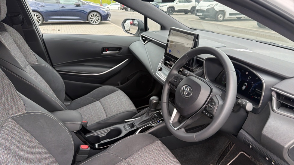 Toyota Corolla 1.8 Hybrid Design 5dr CVT Hybrid Hatchback - Image 12