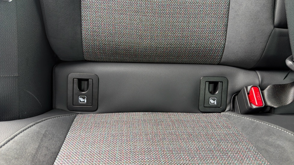 Toyota Corolla 1.8 Hybrid Design 5dr CVT Hybrid Hatchback - Image 14
