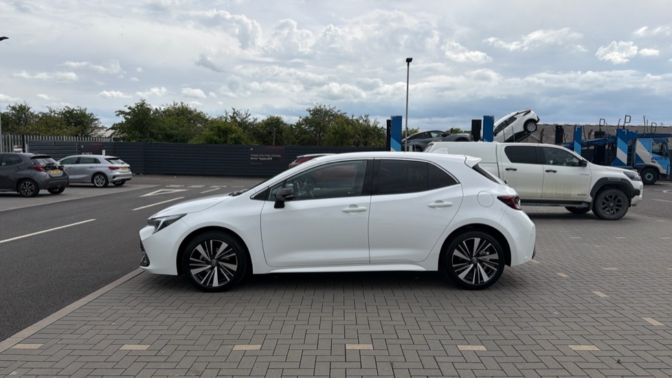 Toyota Corolla 1.8 Hybrid Design 5dr CVT Hybrid Hatchback - Image 24
