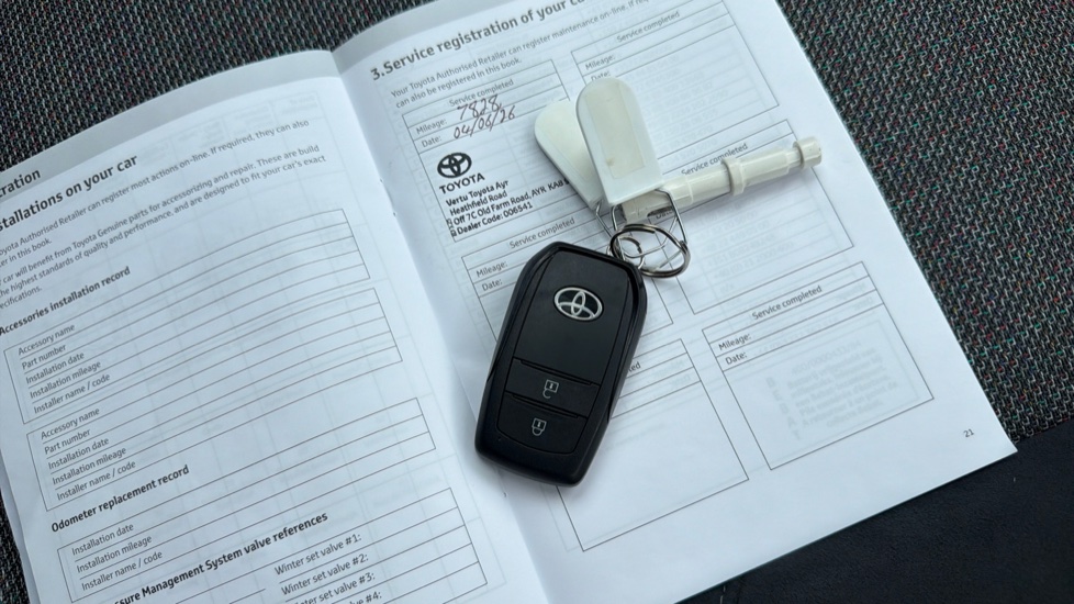 Toyota Corolla 1.8 Hybrid Design 5dr CVT Hybrid Hatchback - Image 27