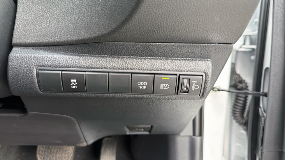 Toyota Corolla 1.8 Hybrid Design 5dr CVT Hybrid Hatchback - Image 40