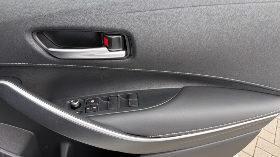 Toyota Corolla 1.8 Hybrid Design 5dr CVT Hybrid Hatchback - Image 41