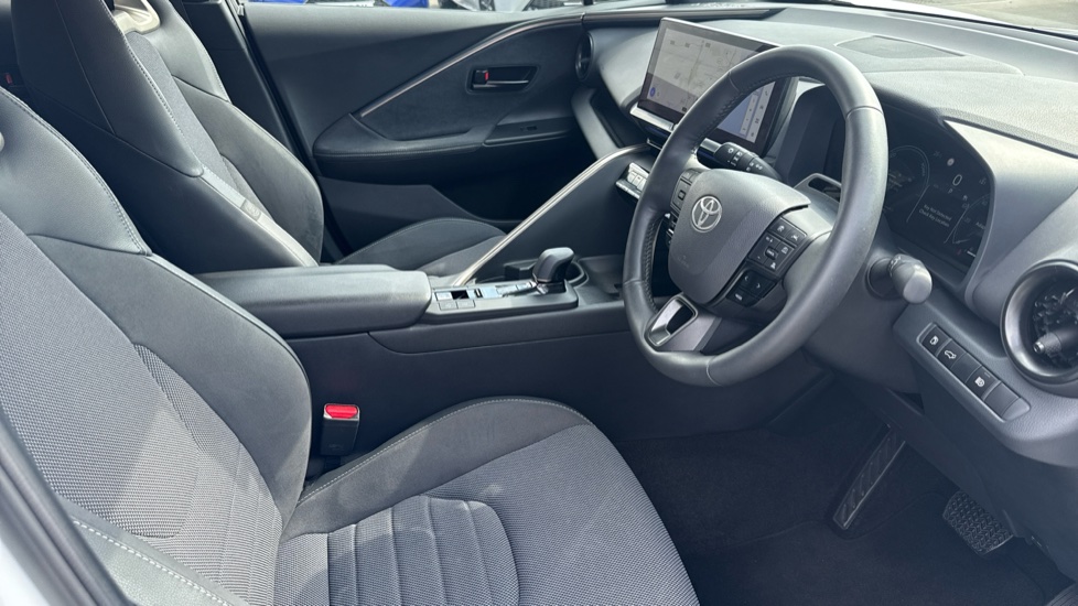 Toyota C-HR 1.8 Hybrid Design 5dr CVT Hybrid Hatchback - Image 12