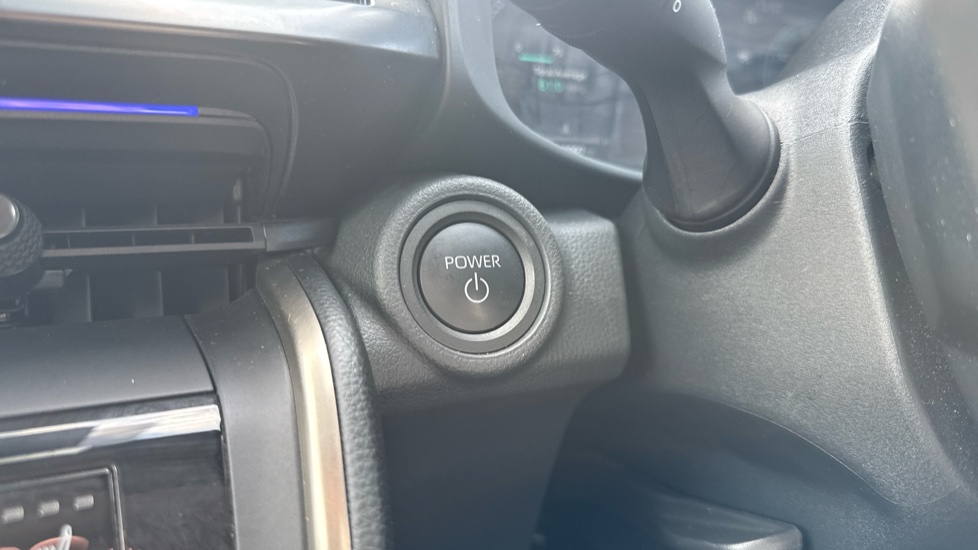 Toyota C-HR 1.8 Hybrid Design 5dr CVT Hybrid Hatchback - Image 16
