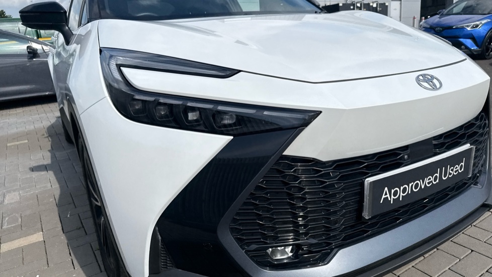 Toyota C-HR 1.8 Hybrid Design 5dr CVT Hybrid Hatchback - Image 20