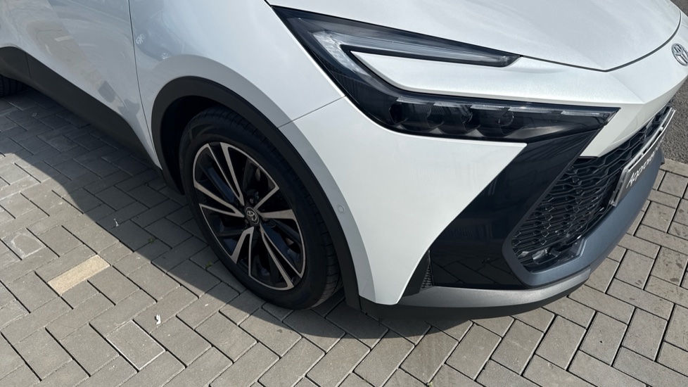 Toyota C-HR 1.8 Hybrid Design 5dr CVT Hybrid Hatchback - Image 44