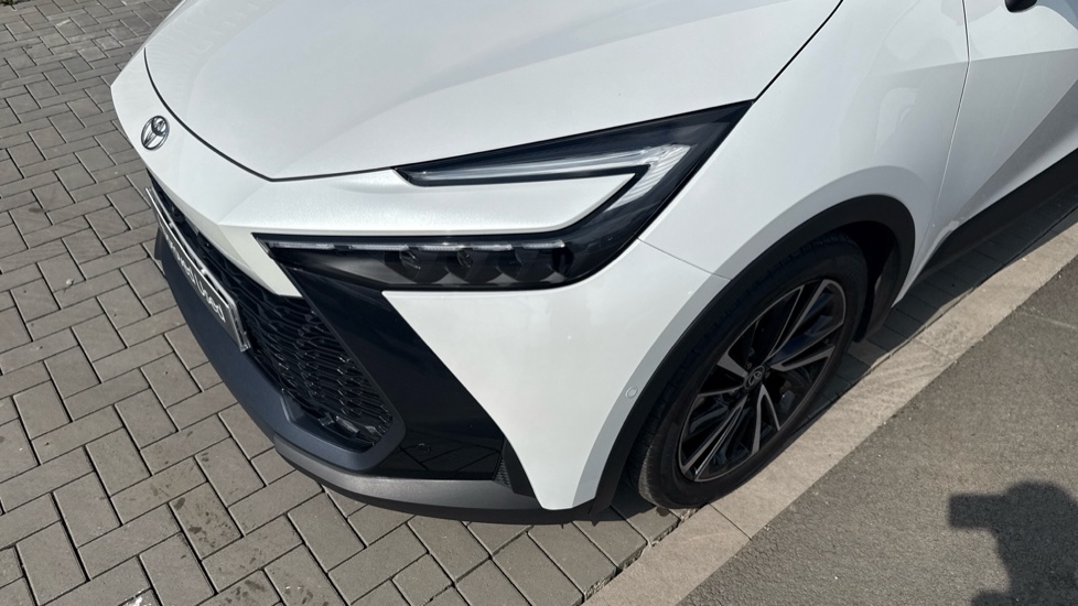 Toyota C-HR 1.8 Hybrid Design 5dr CVT Hybrid Hatchback - Image 47