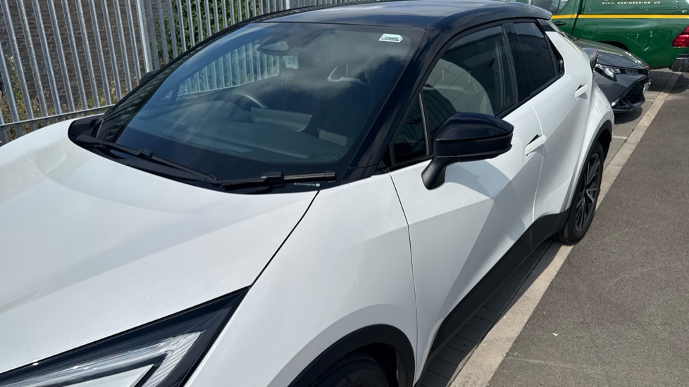 Toyota C-HR 1.8 Hybrid Design 5dr CVT Hybrid Hatchback - Image 48