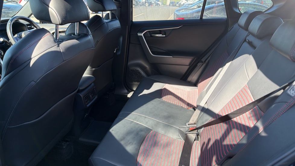 Toyota RAV4 2.5 PHEV Dynamic 5dr CVT Estate - Image 15