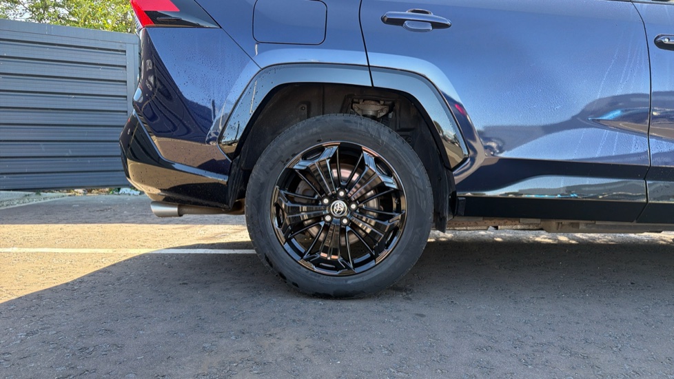 Toyota RAV4 2.5 PHEV Dynamic 5dr CVT Estate - Image 25