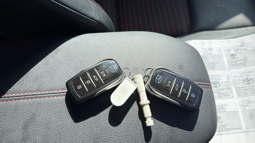 Toyota RAV4 2.5 PHEV Dynamic 5dr CVT Estate - Image 28
