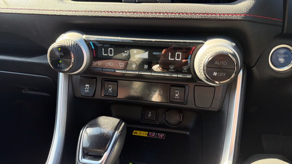 Toyota RAV4 2.5 PHEV Dynamic 5dr CVT Estate - Image 34
