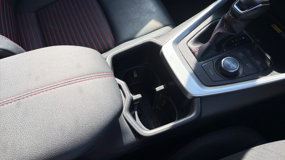 Toyota RAV4 2.5 PHEV Dynamic 5dr CVT Estate - Image 36