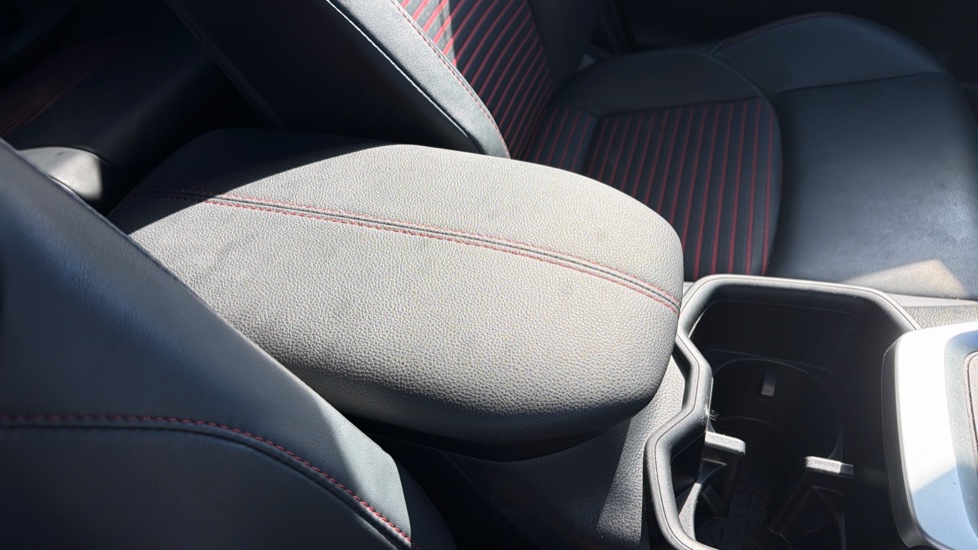 Toyota RAV4 2.5 PHEV Dynamic 5dr CVT Estate - Image 37