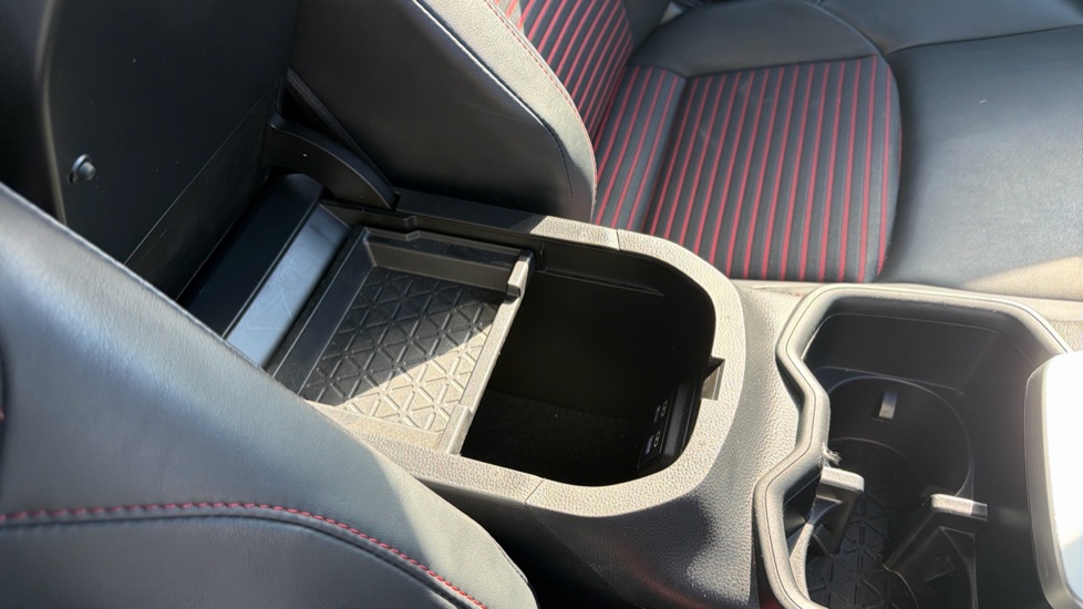 Toyota RAV4 2.5 PHEV Dynamic 5dr CVT Estate - Image 38