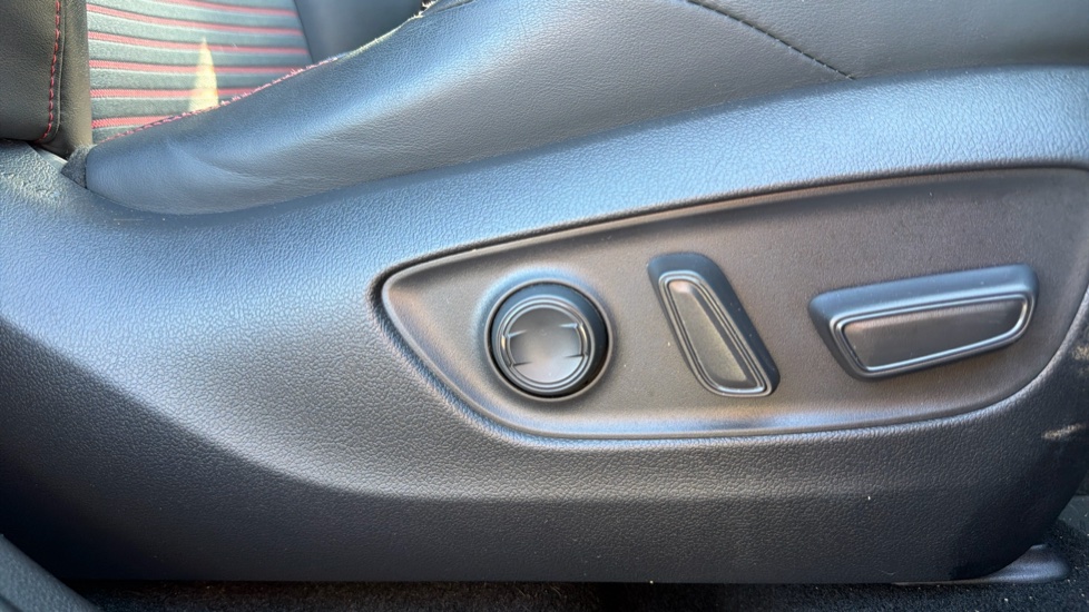 Toyota RAV4 2.5 PHEV Dynamic 5dr CVT Estate - Image 44