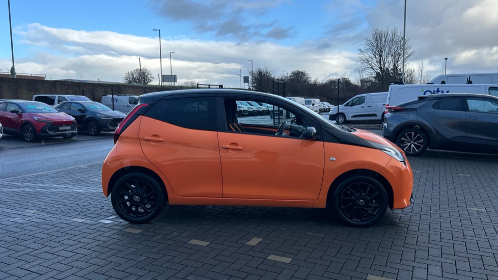 Toyota Aygo 1.0 VVT-i X-Cite 6 5dr Petrol Hatchback - Image 16