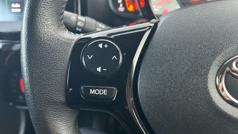 Toyota Aygo 1.0 VVT-i X-Cite 6 5dr Petrol Hatchback - Image 25