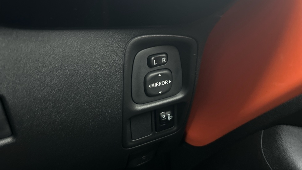 Toyota Aygo 1.0 VVT-i X-Cite 6 5dr Petrol Hatchback - Image 29