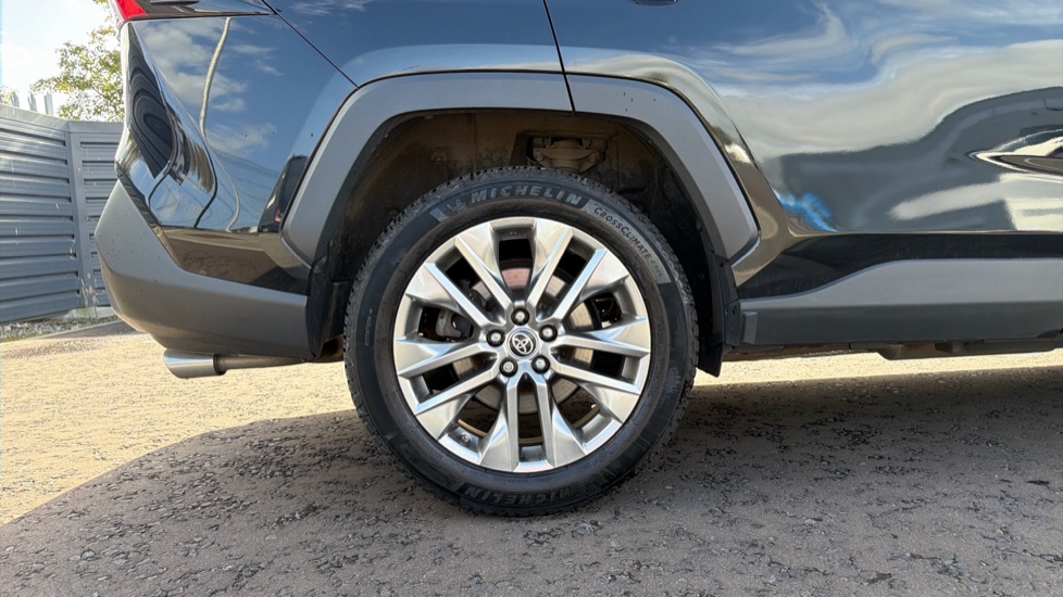 Toyota RAV4 2.5 VVT-i Hybrid Excel 5dr CVT 2WD Hybrid Estate - Image 25