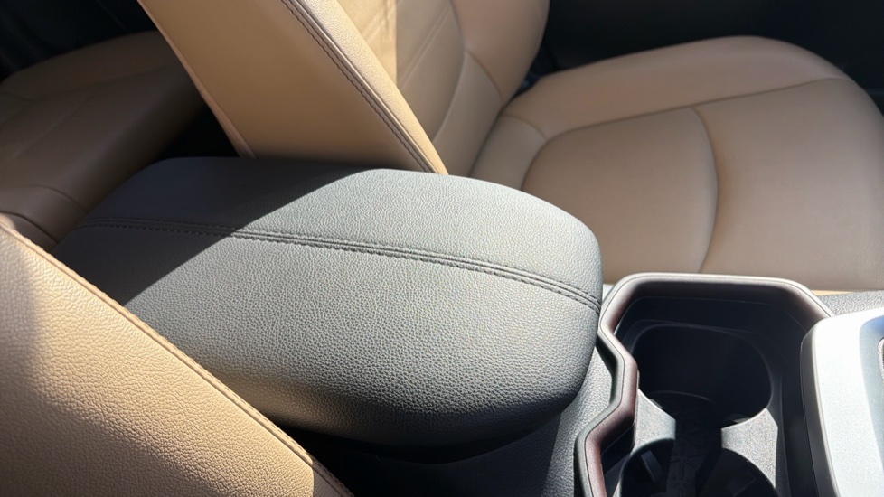 Toyota RAV4 2.5 VVT-i Hybrid Excel 5dr CVT 2WD Hybrid Estate - Image 38