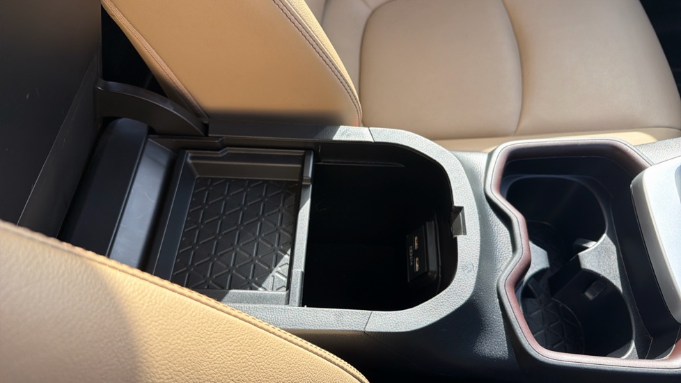 Toyota RAV4 2.5 VVT-i Hybrid Excel 5dr CVT 2WD Hybrid Estate - Image 39