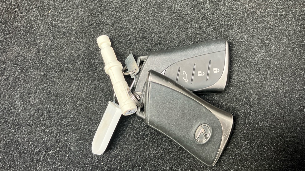 Lexus LBX 1.5 Premium Plus 5dr E-CVT Hybrid Hatchback - Image 28