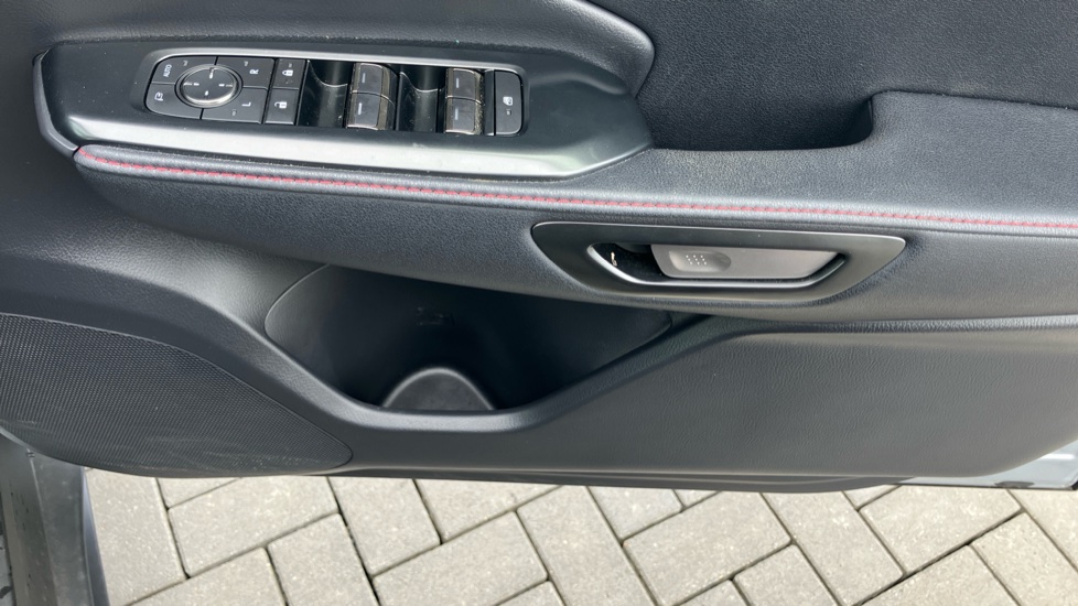 Lexus LBX 1.5 Premium Plus 5dr E-CVT Hybrid Hatchback - Image 32