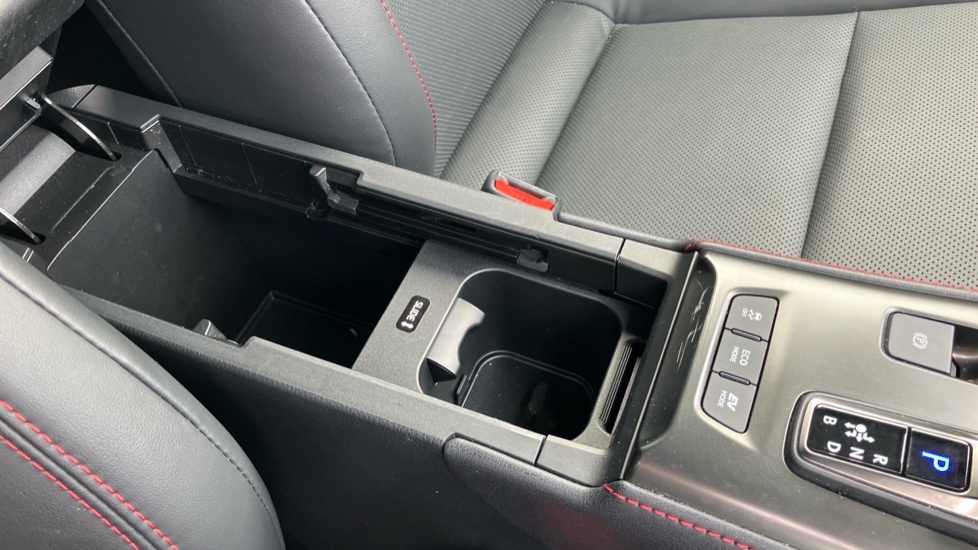 Lexus LBX 1.5 Premium Plus 5dr E-CVT Hybrid Hatchback - Image 40