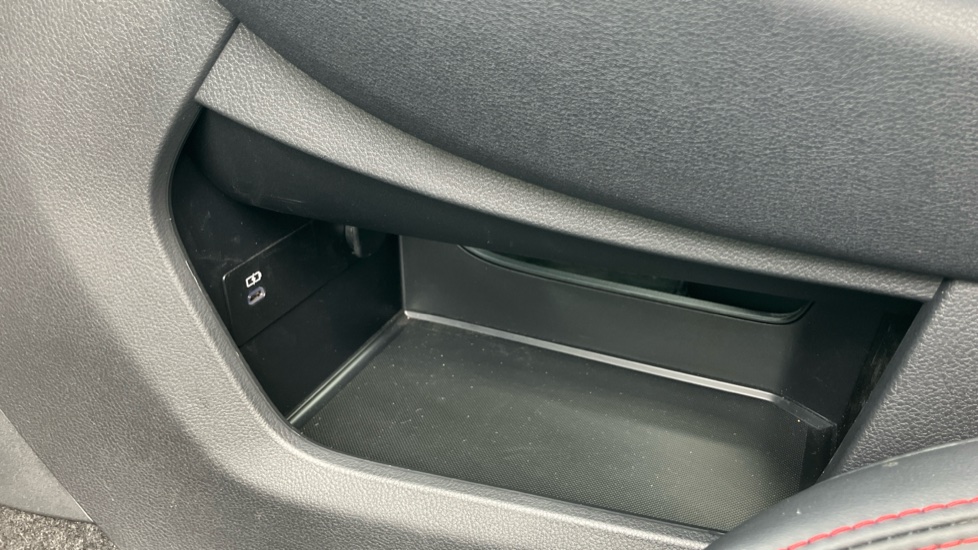 Lexus LBX 1.5 Premium Plus 5dr E-CVT Hybrid Hatchback - Image 42