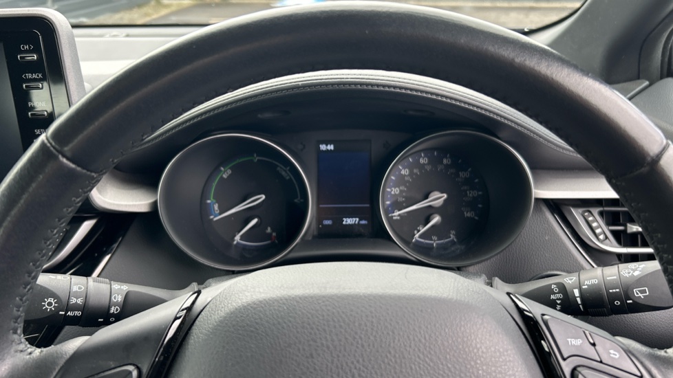 Toyota C-HR 1.8 Hybrid Icon 5dr CVT Hybrid Hatchback - Image 11
