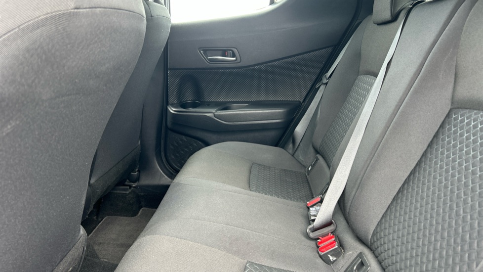 Toyota C-HR 1.8 Hybrid Icon 5dr CVT Hybrid Hatchback - Image 15